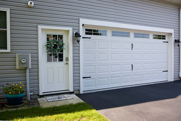24/7 Emergency Garage Door Panel Replacement experts in Riverside, IA
